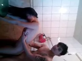 Събуждане на porno amatiori пръта