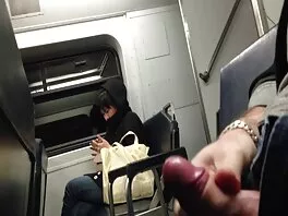 Тейлър Уейн проверява твърдото нещо на домашно порно видео Скот