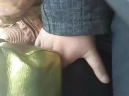 Френската мацка home porno обича да смуче петли