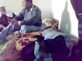 Тъмнокосата пума Индийско лято българско порно аматьори радва два рогови шипове едновременно