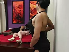 Грим на собственик на home porno магазин за плочки за клиент
