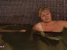 Бритни Амбър се влюби в porno domashno новия си съсед
